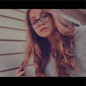 Meet your Posher, Carlie